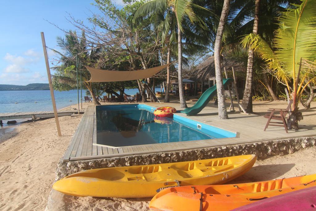 Tongan Beach Resort Utungake Exteriör bild