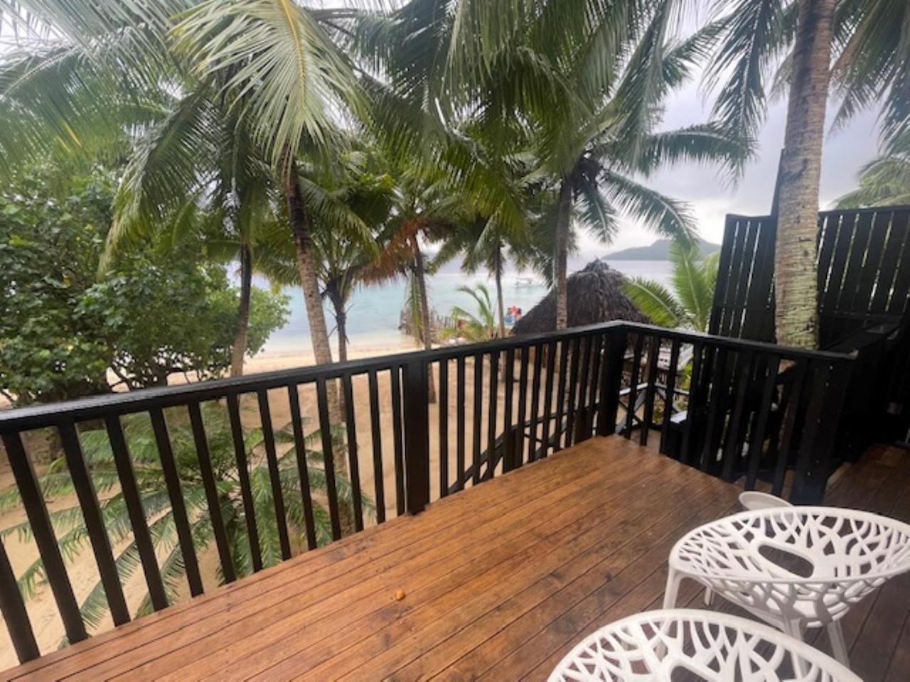 Tongan Beach Resort Utungake Exteriör bild