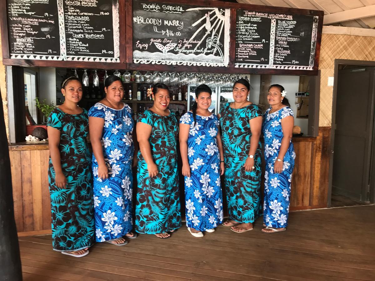 Tongan Beach Resort Utungake Exteriör bild