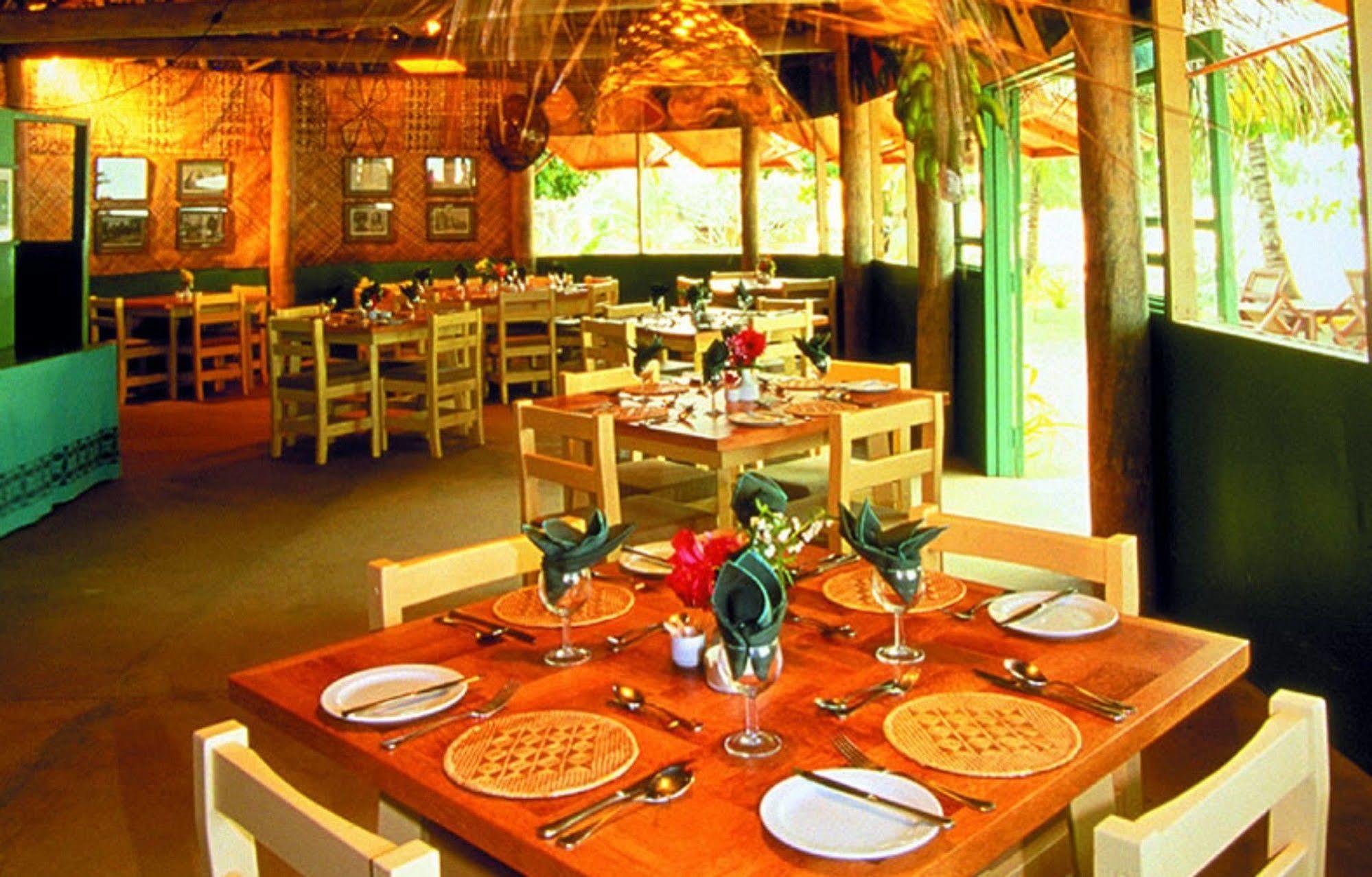 Tongan Beach Resort Utungake Exteriör bild