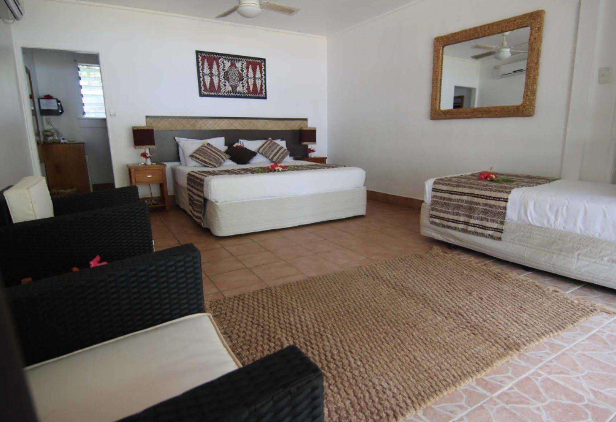 Tongan Beach Resort Utungake Exteriör bild
