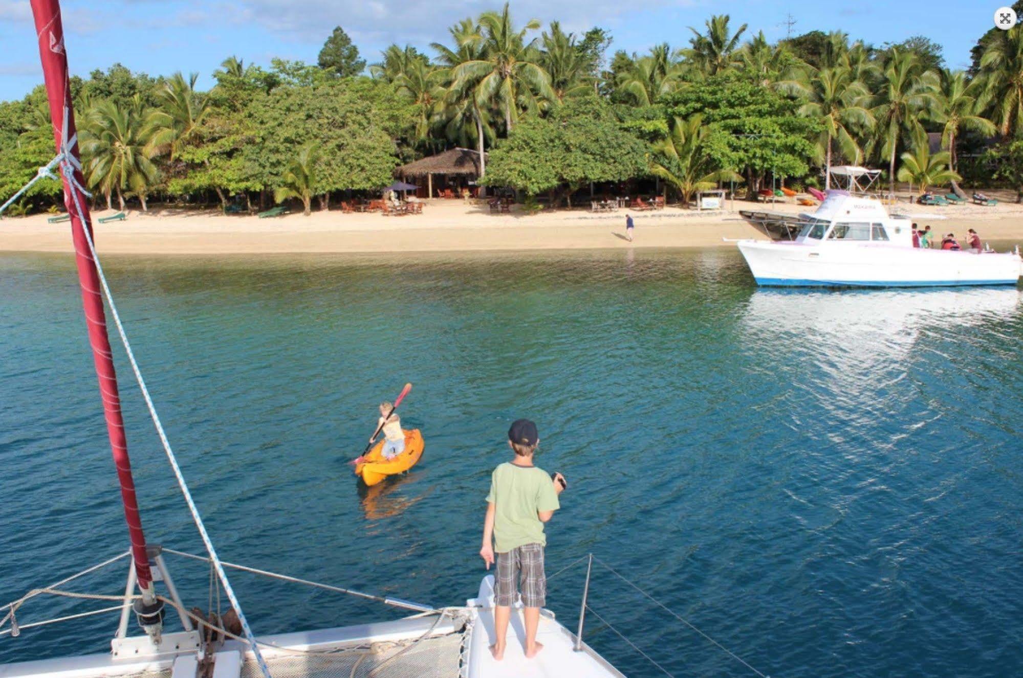 Tongan Beach Resort Utungake Exteriör bild