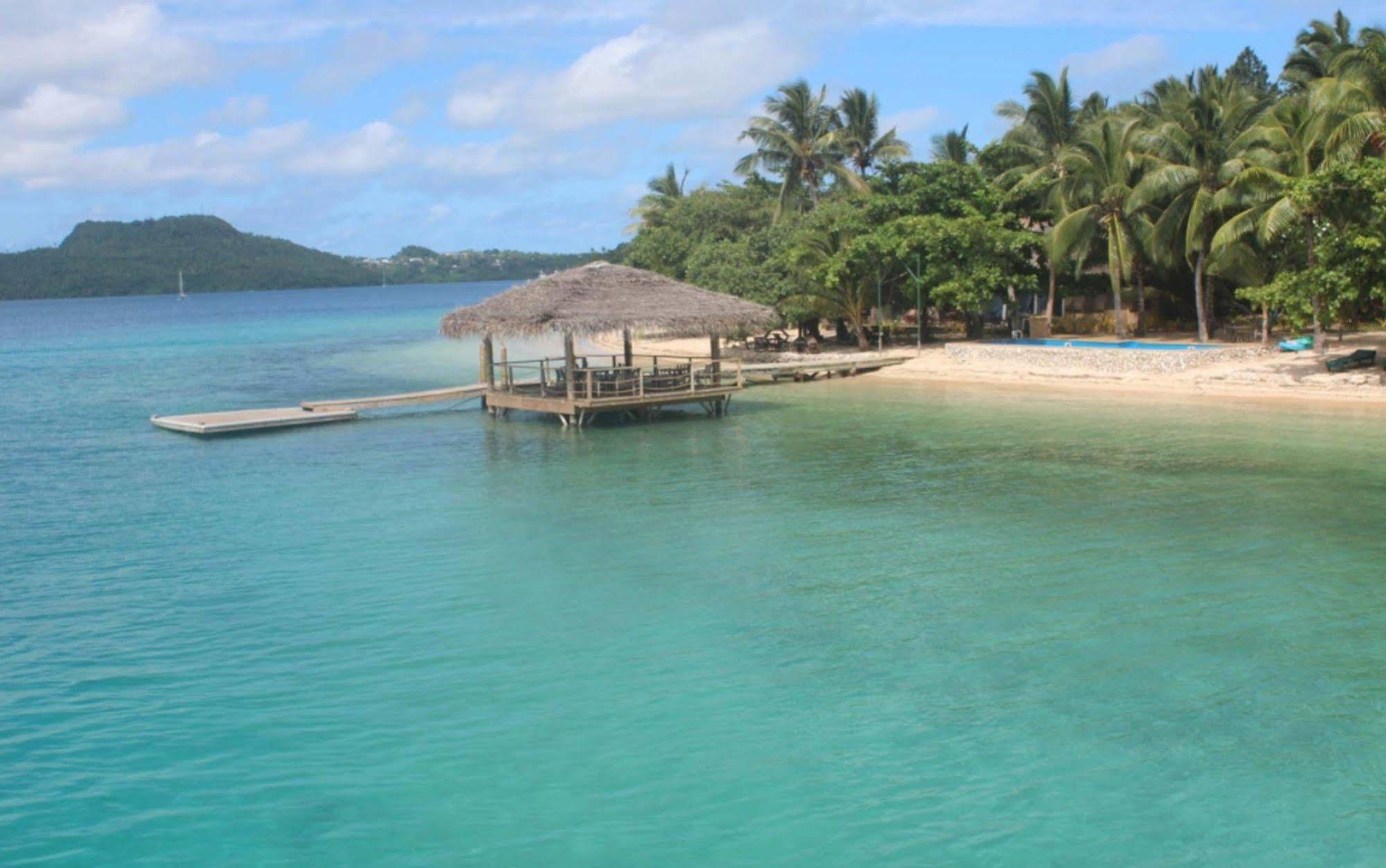 Tongan Beach Resort Utungake Exteriör bild