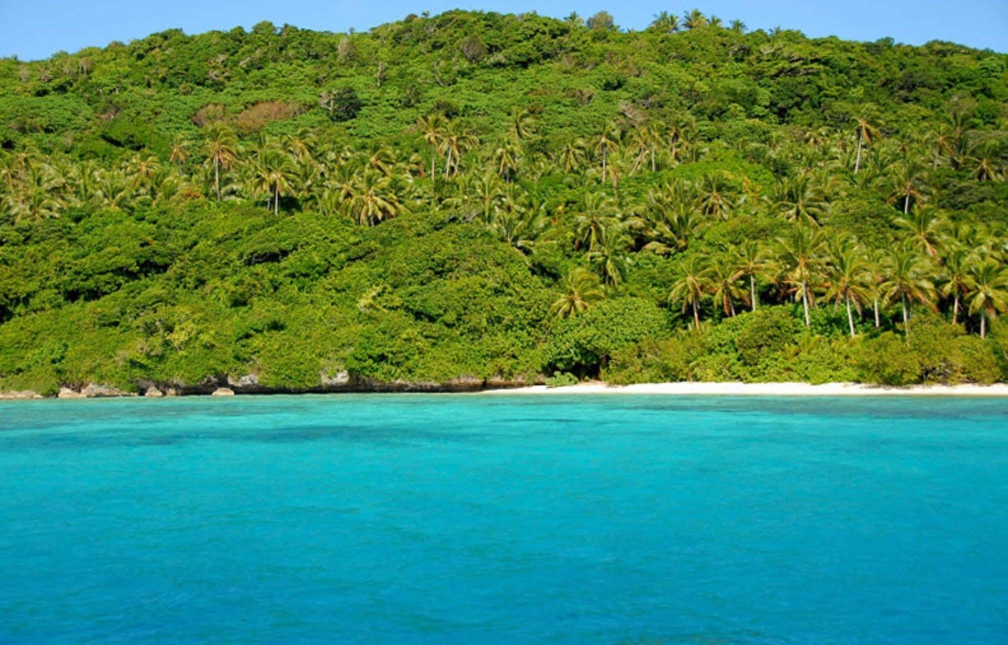 Tongan Beach Resort Utungake Exteriör bild